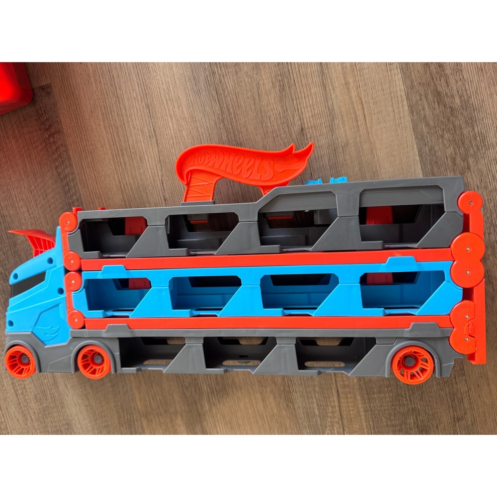 Hot Wheels Semi Truck Race Car Storage and Cars - Picture 3 of 5